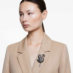 Swan choker and brooch